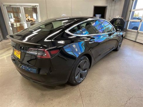 Used 2018 Tesla Model 3 Long Range image 5