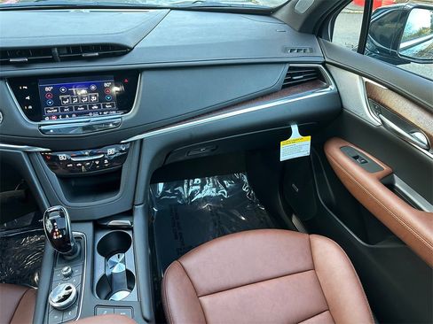New 2025 Cadillac XT5 Premium Luxury w/ Technology Package image 18