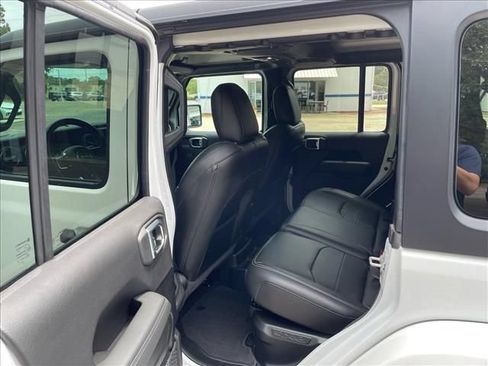 Used 2023 Jeep Wrangler Unlimited Sahara w/ Cold Weather Group AWD/4WD image 7