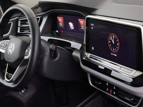 Used 2025 Volkswagen Atlas Peak Edition SE image 20