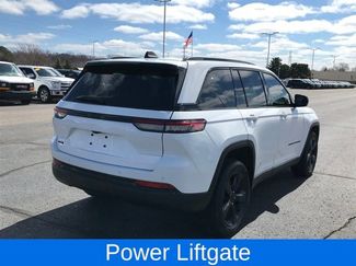 Used 2023 Jeep Grand Cherokee Altitude video 3