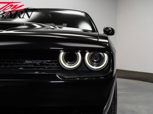 Used 2015 Dodge Challenger SRT Hellcat RWD image 10