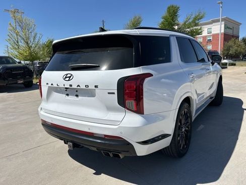 Used 2024 Hyundai Palisade Calligraphy image 3