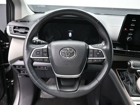 Certified 2024 Toyota Sienna XLE image 16