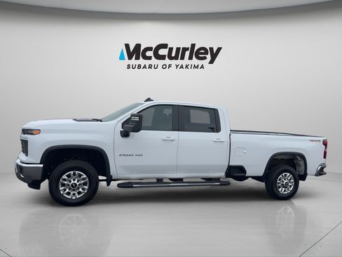 Used 2024 Chevrolet Silverado 2500 LT image 2