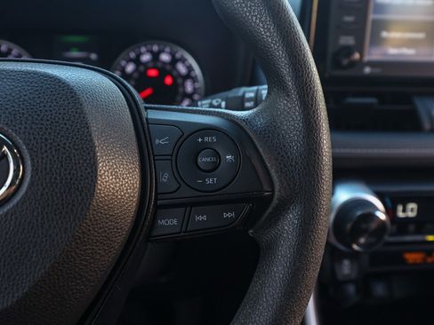 Used 2022 Toyota RAV4 XLE image 27