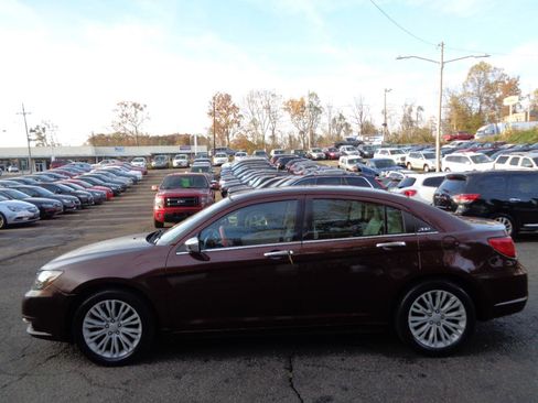 Used 2012 Chrysler 200 Limited FWD image 8