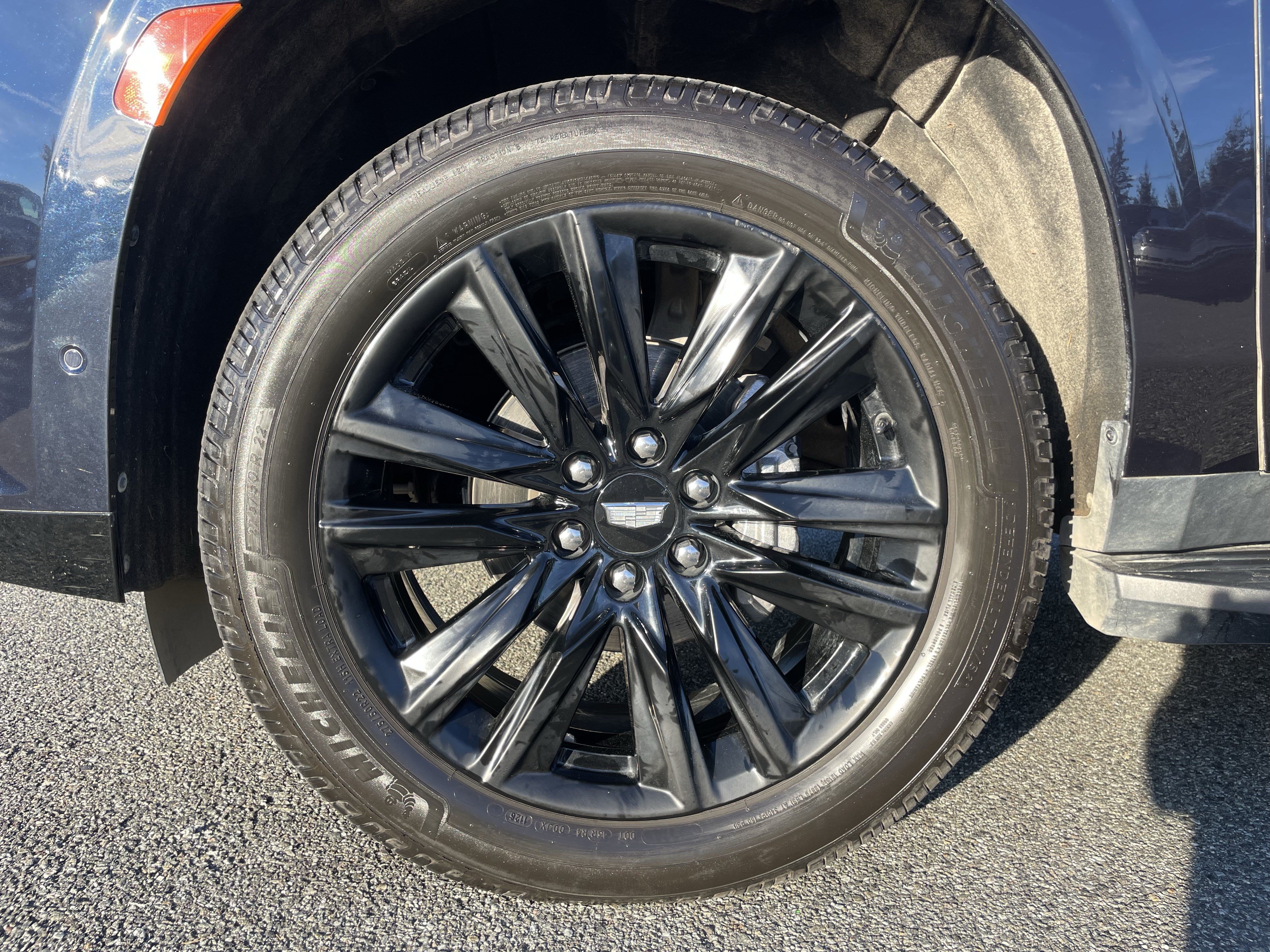 Used 2023 Cadillac Escalade ESV Sport AWD/4WD image 9