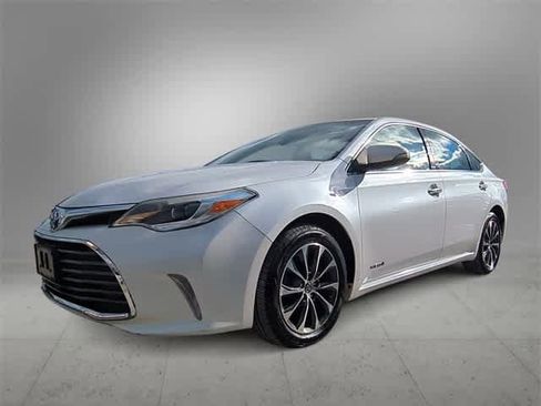 Used 2016 Toyota Avalon XLE Premium image 4
