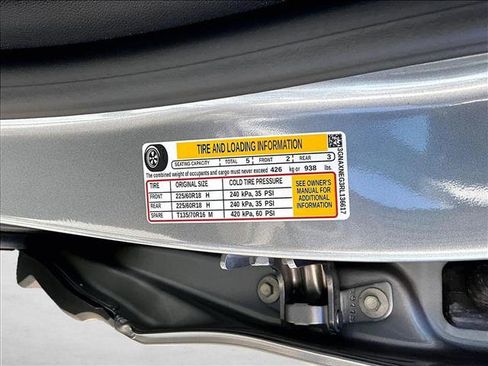 Used 2024 Chevrolet Equinox Premier FWD image 30