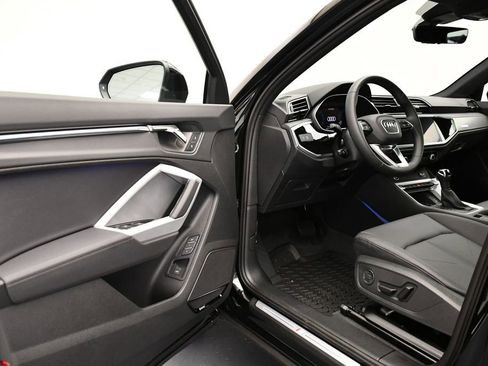 Used 2025 Audi Q3 2.0T Premium Plus w/ Premium Plus Package image 38