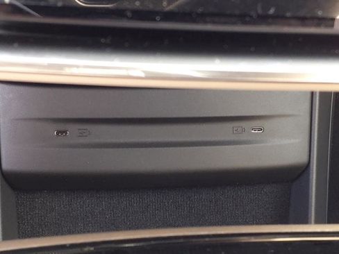 New 2025 Volvo EX90 Ultra image 25