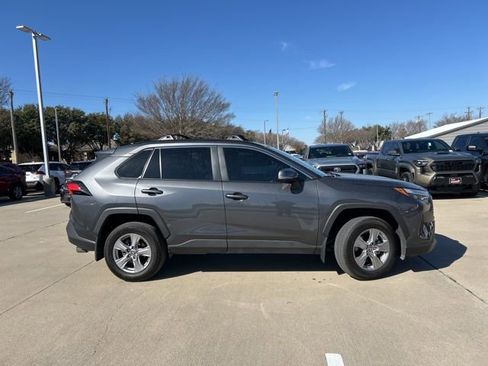 Used 2025 Toyota RAV4 XLE image 2