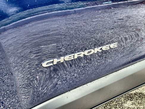 Used 2014 Jeep Cherokee Limited image 15