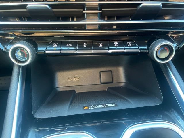 Used 2026 Chevrolet Traverse LT AWD/4WD image 37