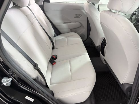 Used 2025 Hyundai Kona SEL FWD image 28