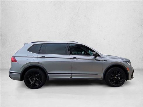 Used 2023 Volkswagen Tiguan SE R-Line FWD image 4