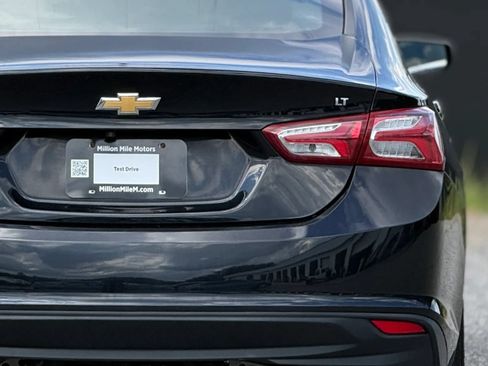 Used 2019 Chevrolet Malibu LT FWD image 14