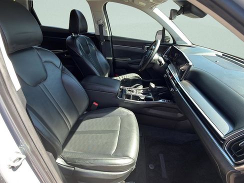 Used 2025 Kia Sorento S w/ Panoramic Sunroof Package FWD image 11