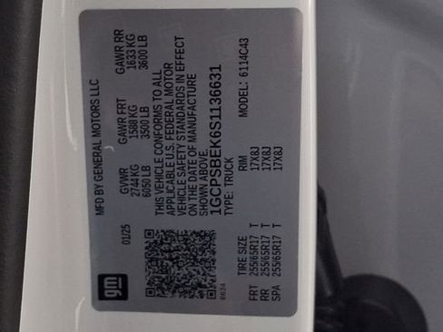 Used 2025 Chevrolet Colorado W/T w/ WT Convenience Package II image 27