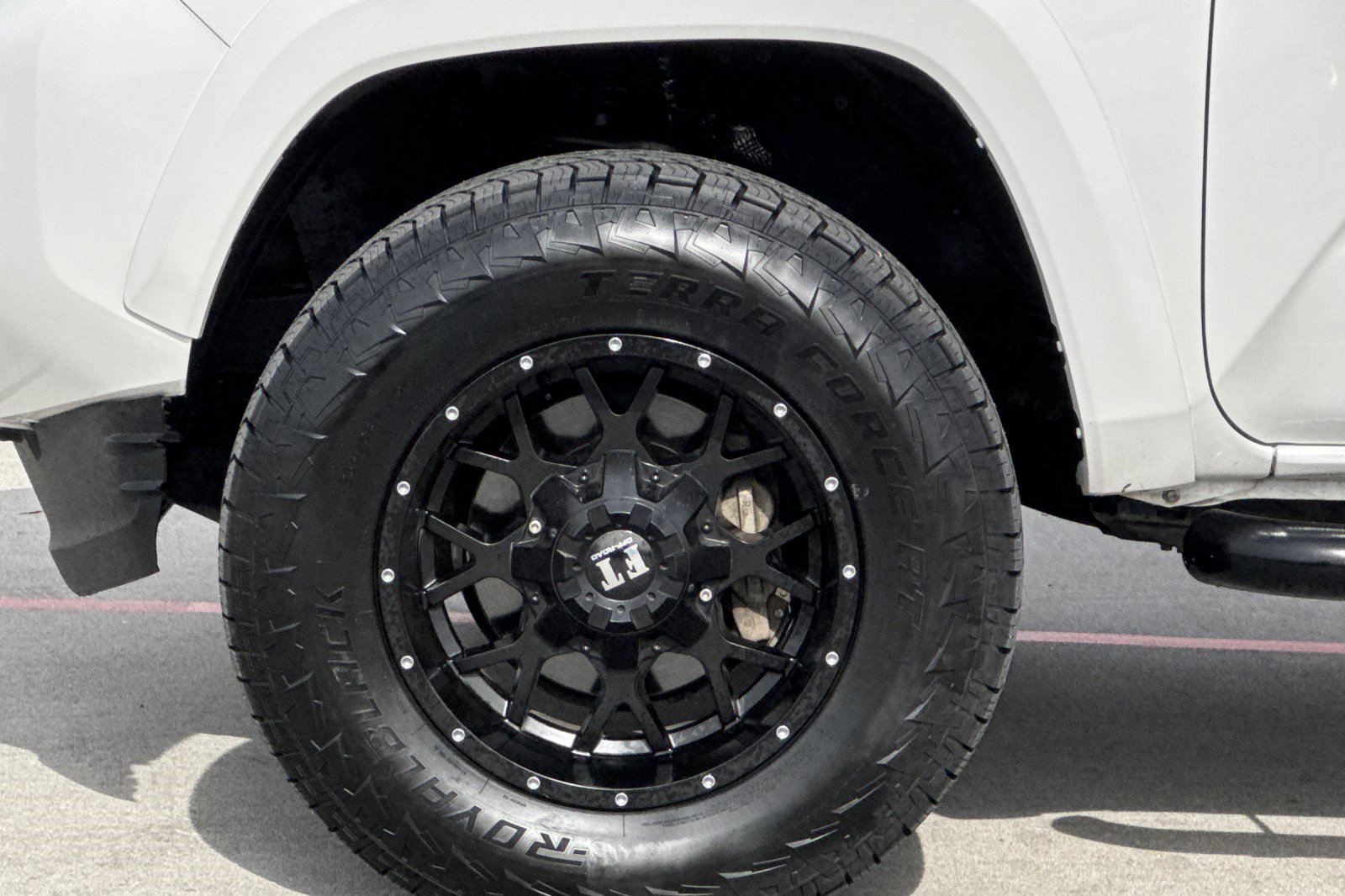 Used 2017 Toyota Tacoma SR5 RWD image 13