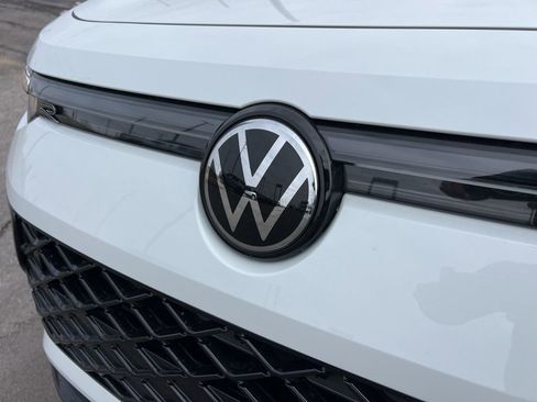 New 2026 Volkswagen Tiguan SE R-Line image 10