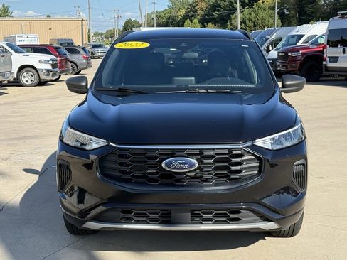 Used 2023 Ford Escape ST-Line image 2