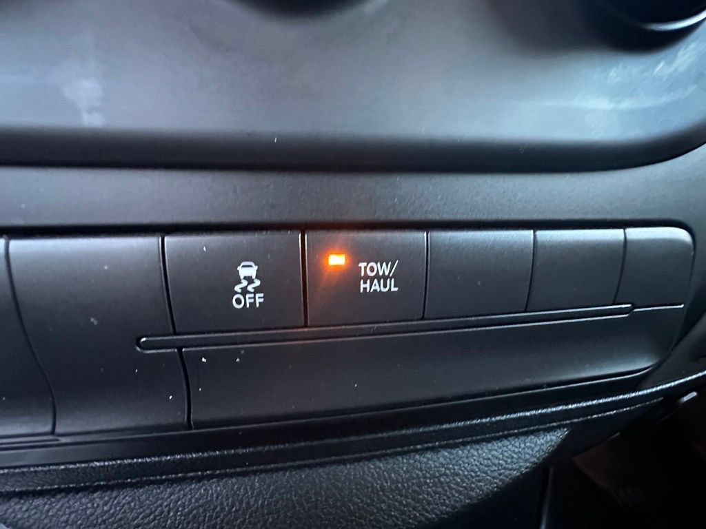 Used 2019 RAM 1500 Classic SLT AWD/4WD image 30