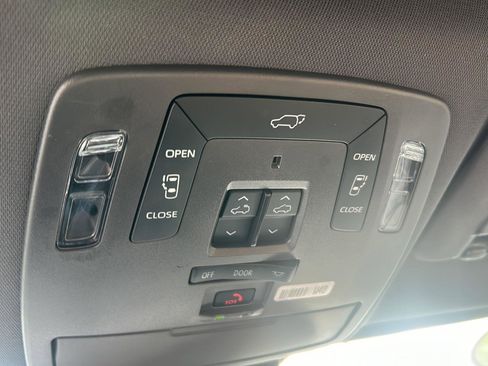 Used 2024 Toyota Sienna Limited AWD/4WD image 13