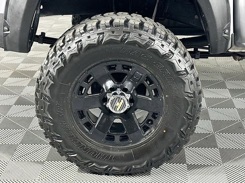 Used 2016 Toyota Tacoma TRD Sport image 16