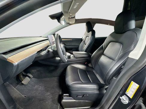 Used 2024 Tesla Model Y Long Range image 13