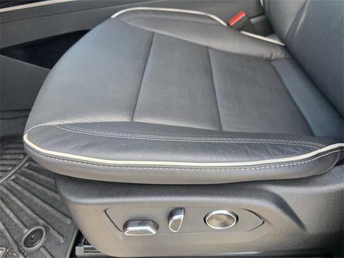 Used 2026 Cadillac Escalade Sport image 18