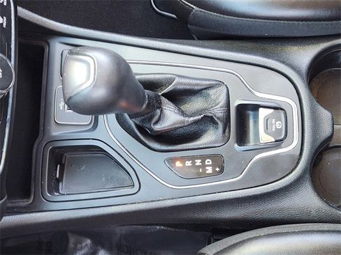 Used 2019 Jeep Cherokee Latitude Plus image 20