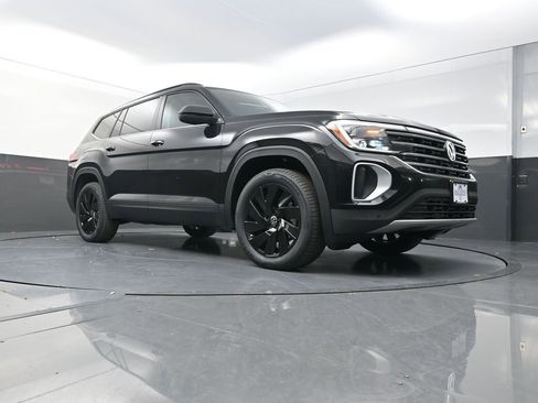 New 2026 Volkswagen Atlas SE image 21