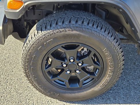 Used 2023 Jeep Wrangler Unlimited image 9