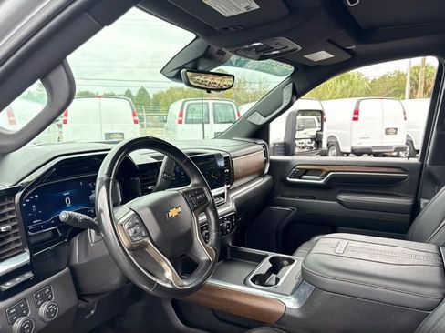 Used 2024 Chevrolet Silverado 3500 High Country w/ High Country Premium Package image 7