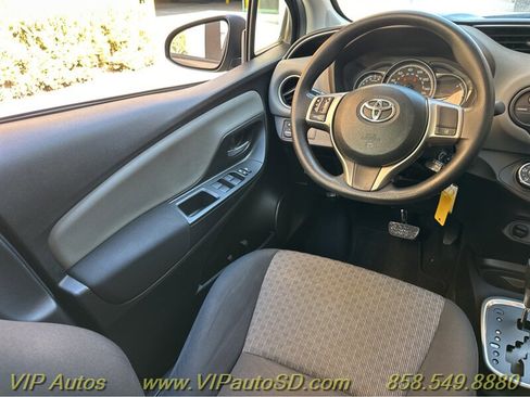 Used 2017 Toyota Yaris LE image 17