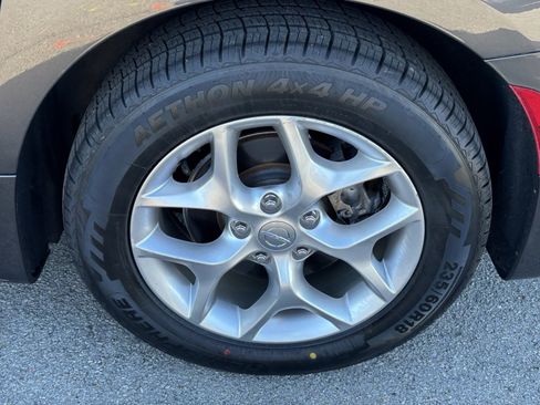 Used 2020 Chrysler Pacifica Limited image 10