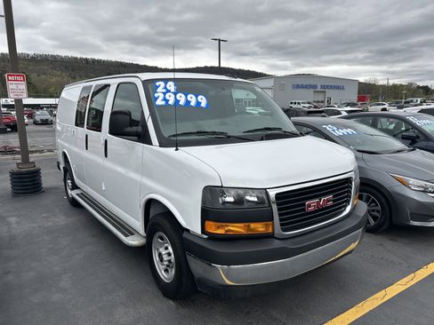 Used 2024 GMC Savana 2500 w/ Driver Convenience Package RWD image 3