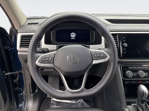 Used 2023 Volkswagen Atlas SE image 12