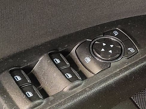 Used 2019 Ford Fusion SE FWD image 27