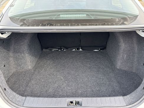 Used 2025 Nissan Versa SV FWD image 29