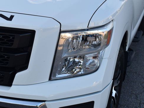 Used 2021 Nissan Titan SV w/ SV Convenience Package AWD/4WD image 22