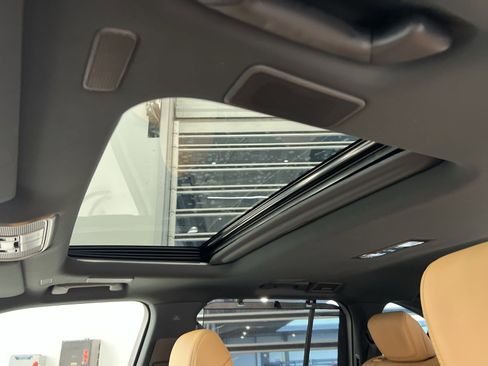 Used 2025 Lexus LX 700h Luxury image 22