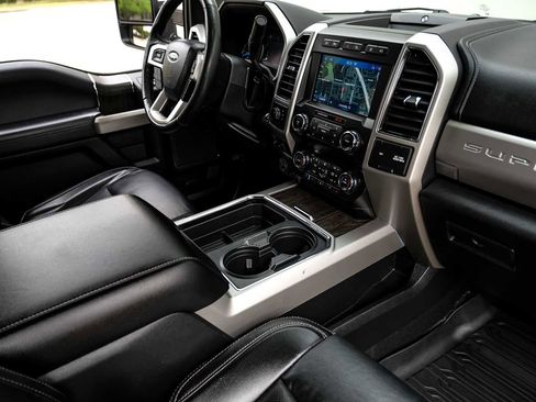 Used 2021 Ford F250 Lariat w/ Tremor Off-Road Package AWD/4WD image 28
