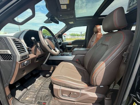 Used 2015 Ford F150 King Ranch w/ Equipment Group 601A Luxury AWD/4WD image 11
