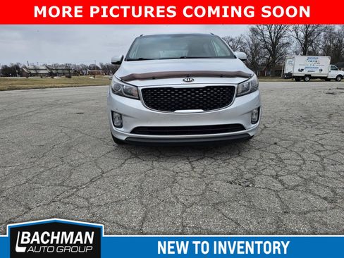 Used 2017 Kia Sedona SX image 3