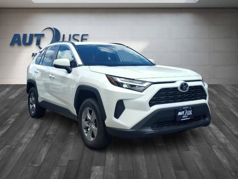 Used 2024 Toyota RAV4 XLE AWD/4WD image 3