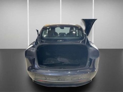 Used 2025 Tesla Model 3 Long Range image 9