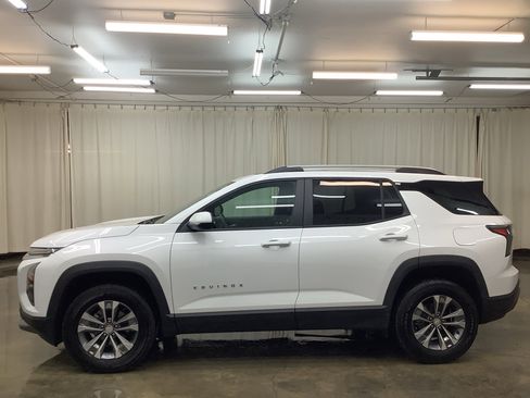 Used 2025 Chevrolet Equinox LT w/ Convenience Package II FWD image 10